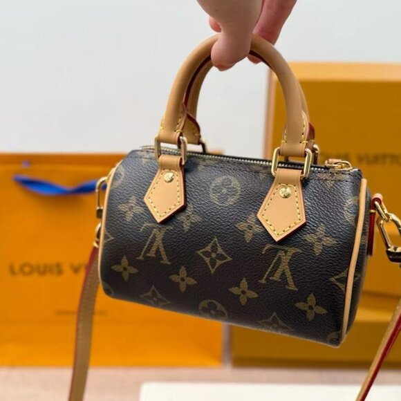 Louis Vuitton Handbag - Picture 1 of 8